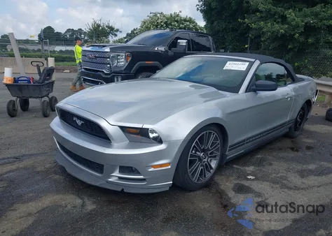 2011 Ford Mustang V6 Premium из США, поврежденный, VIN 1ZVBP8EM7B5120539